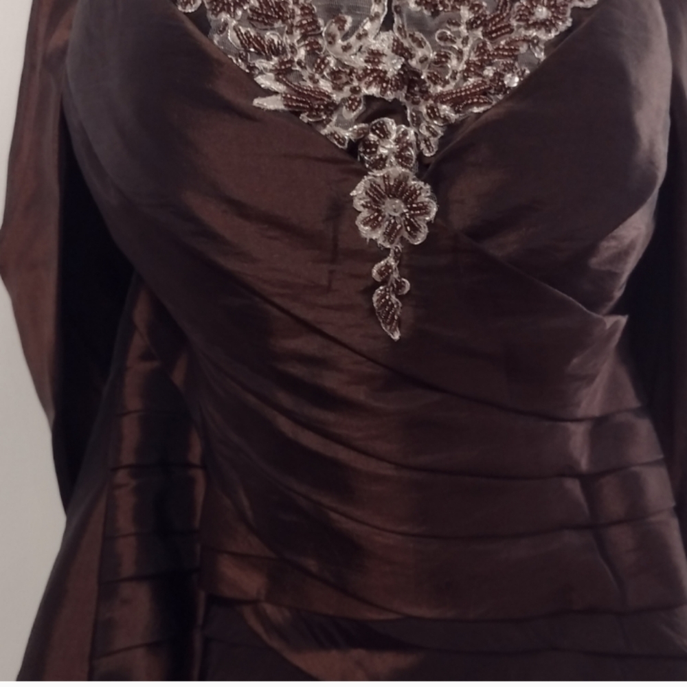 NEW Gorgeous Special Occasion/Grad Formal Dress ptp 17"